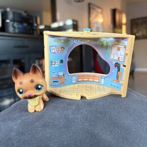 Pet Nook Littlest Pet Shop German Shepherd Dog LPS #357 Display And Play